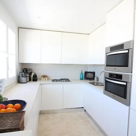 Gorgeous Alexandre Iii Sea View Apartment