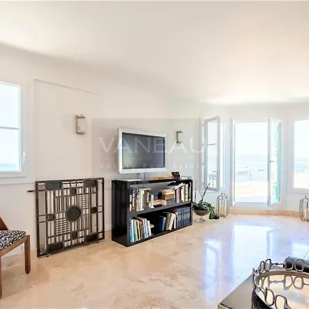Gorgeous Alexandre Iii Sea View Apartment Cannes